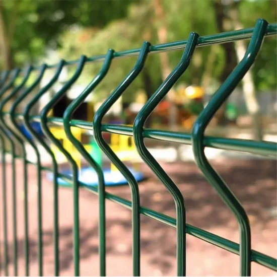 Pannelli curvi 3D rivestiti in PVC Recinzione in rete metallica Recinzione da giardino Recinzione in acciaio Recinzione con curva superiore Porta anti
